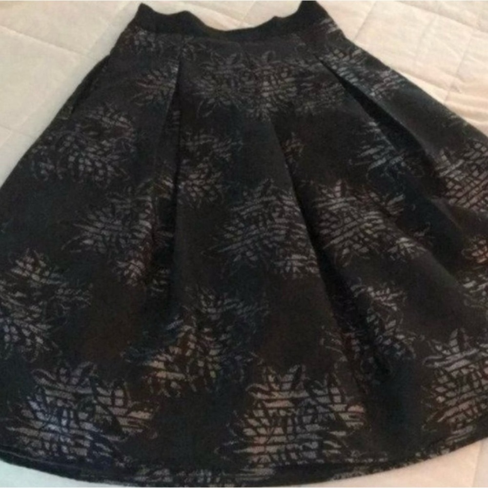 NWOT White House Black Market Metallic Shadow Stripe Full Skirt - Picture 3 of 6